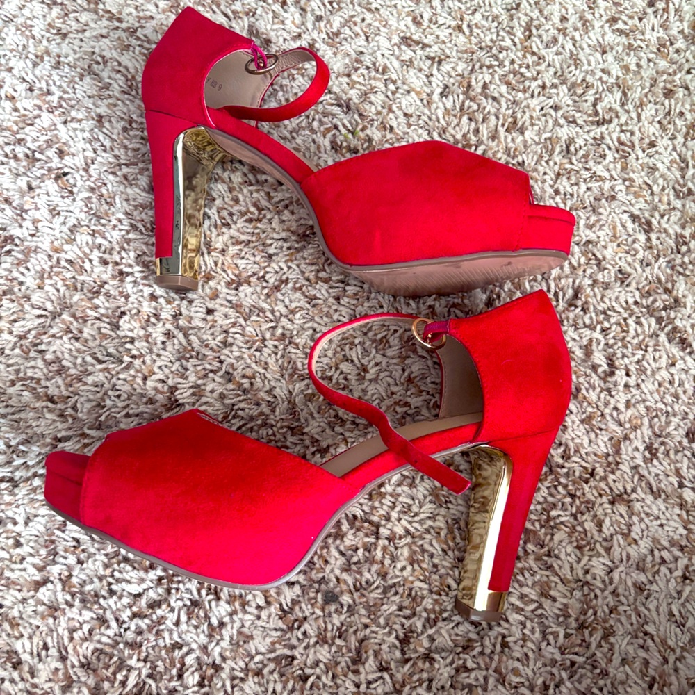 Suede platform sandals